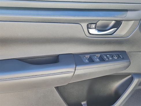 Used 2025 Honda CR-V LX image 11