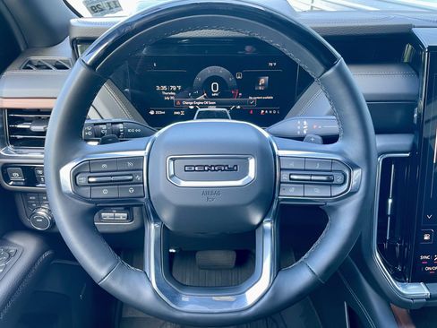 Used 2025 GMC Yukon Denali w/ Denali Reserve Package AWD/4WD image 21