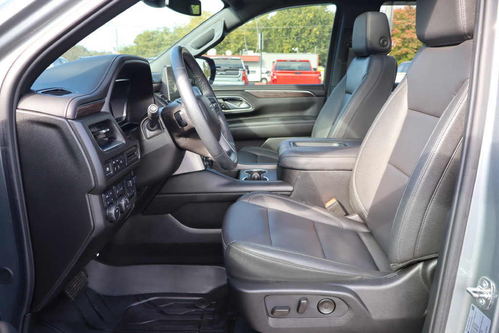 Used 2024 Chevrolet Tahoe Z71 w/ Max Trailering Package AWD/4WD image 4
