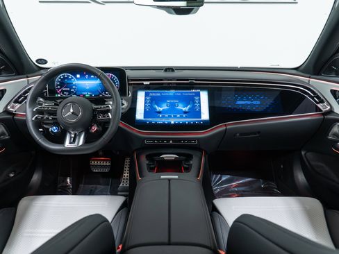 Certified 2025 Mercedes-Benz E 53 AMG e 4MATIC Sedan image 16