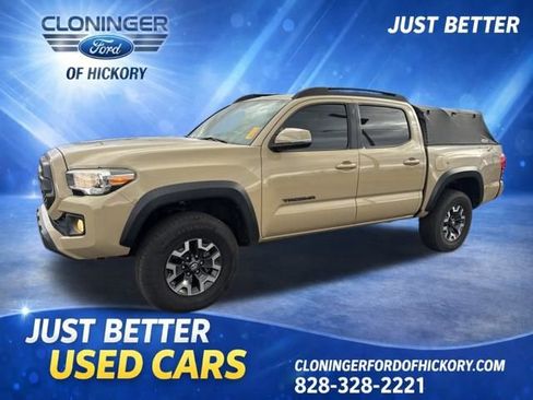 Used 2017 Toyota Tacoma TRD Off-Road image 1