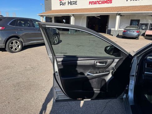 Used 2017 Toyota Camry SE FWD image 20