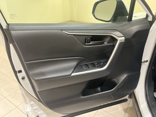 Used 2023 Toyota RAV4 LE AWD/4WD image 20