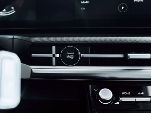 Used 2025 Hyundai Santa Fe SEL image 43