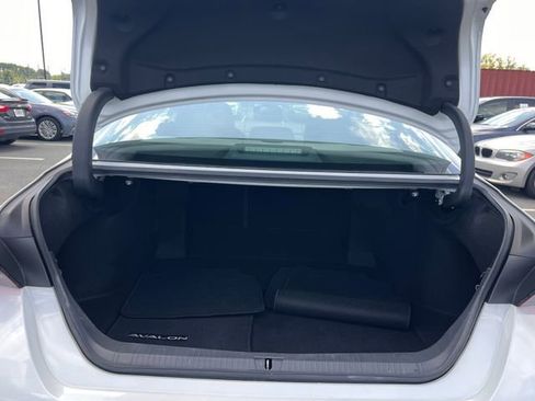 Used 2019 Toyota Avalon XLE w/ Moonroof Package FWD image 28