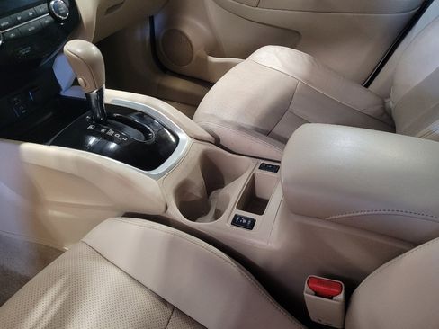 Used 2015 Nissan Rogue SL FWD image 26