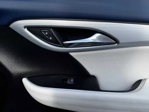 Used 2024 Buick Envision Avenir image 54