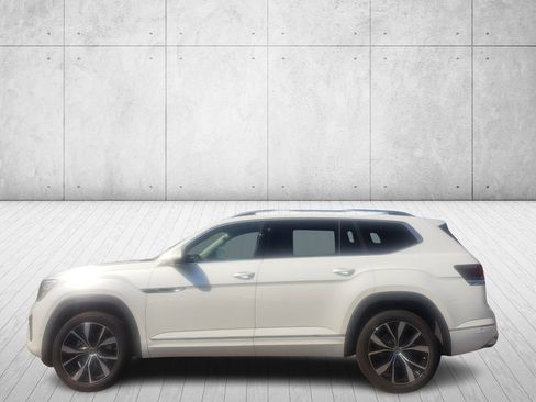 Used 2025 Volkswagen Atlas SEL Premium R-Line image 8