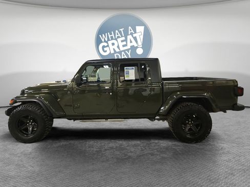 Used 2022 Jeep Gladiator Sport AWD/4WD image 8
