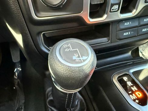 New 2025 Jeep Gladiator Sport image 21