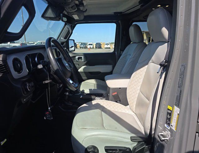 Used 2022 Jeep Wrangler Unlimited Sahara AWD/4WD image 6