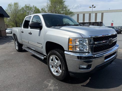 Used 2013 Chevrolet Silverado 2500 LT w/ Interior Plus Package image 3