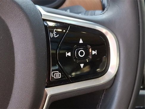 Used 2018 Volvo S90 T6 Inscription w/ Convenience Package image 19