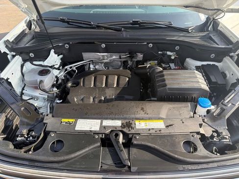 Used 2025 Volkswagen Atlas SE image 11