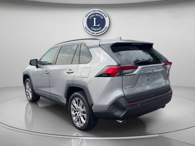 Used 2020 Toyota RAV4 XLE Premium FWD image 6