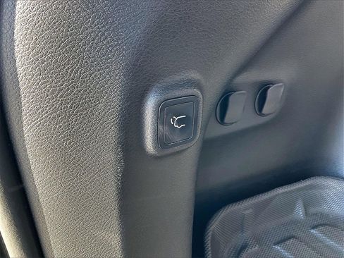 Used 2022 Jeep Cherokee Trailhawk w/ Premium Leather Package image 34