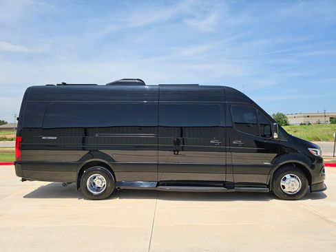 Used 2019 Mercedes-Benz Sprinter 3500 image 5