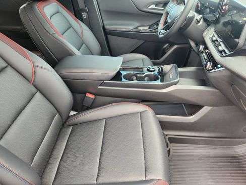 New 2026 Chevrolet Equinox RS w/ LPO, Floor Liner Package FWD image 10