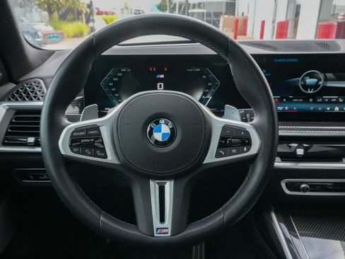 Certified 2025 BMW X7 M60i AWD/4WD image 17