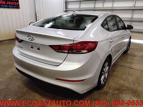 Used 2018 Hyundai Elantra SEL FWD image 3