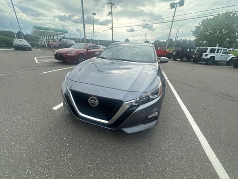 Used 2020 Nissan Altima 2.5 S FWD image 11