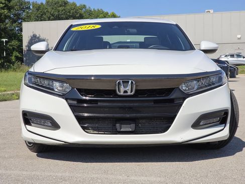 Used 2018 Honda Accord Sport image 4