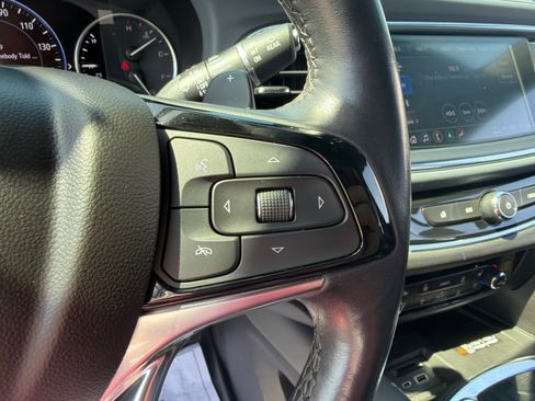 Used 2022 Buick Enclave Premium AWD/4WD image 25
