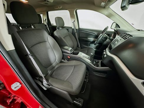 Used 2019 Dodge Journey SE w/ Premium Group FWD image 28