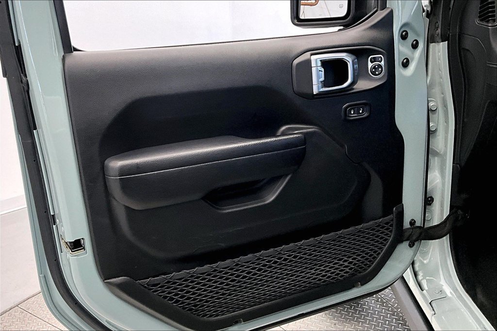 Used 2024 Jeep Wrangler Unlimited Rubicon 4xe AWD/4WD image 18