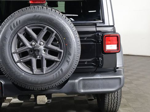 Used 2024 Jeep Wrangler Unlimited Sport AWD/4WD image 14
