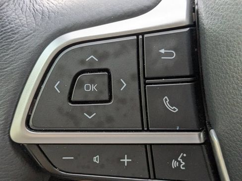 Used 2025 Toyota Sienna XLE w/ XLE Plus Package FWD image 24