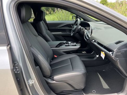 New 2025 Cadillac Lyriq Luxury image 23