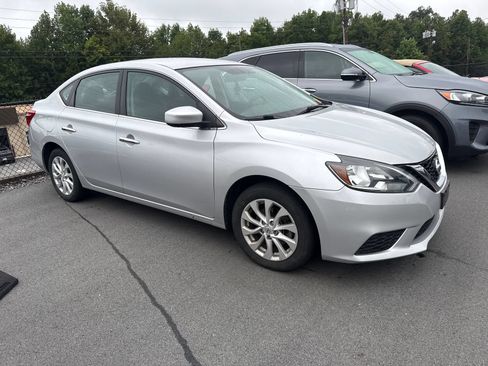 Used 2018 Nissan Sentra SV FWD image 5