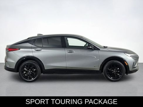 Used 2025 Buick Envista Sport Touring FWD image 2