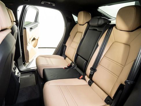 Certified 2026 Porsche Cayenne Coupe AWD/4WD image 22