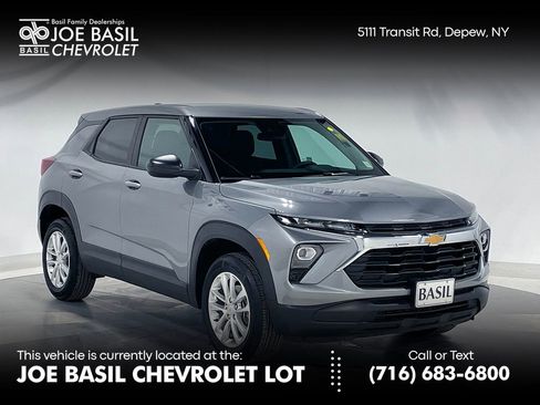 Used 2025 Chevrolet TrailBlazer LS w/ LS Convenience Package image 1