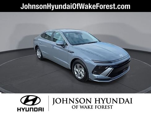 New 2026 Hyundai Sonata SE FWD image 2