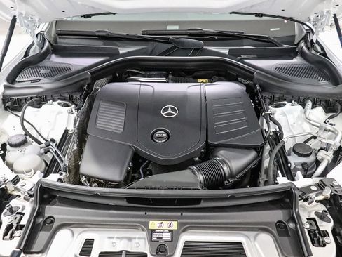 Certified 2024 Mercedes-Benz GLC 300 image 27