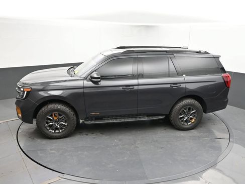 Used 2025 Ford Expedition Tremor AWD/4WD image 35