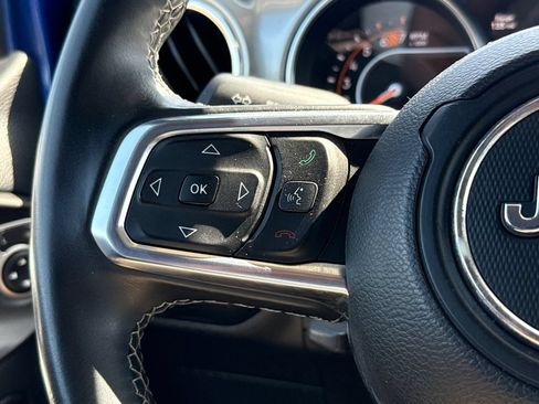 Used 2018 Jeep Wrangler Unlimited Sahara AWD/4WD image 29