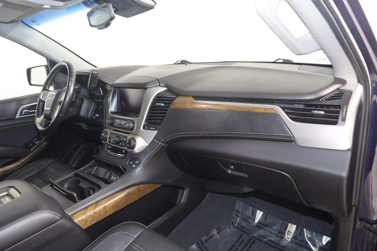 Used 2019 GMC Yukon Denali w/ Denali Ultimate Package AWD/4WD image 35
