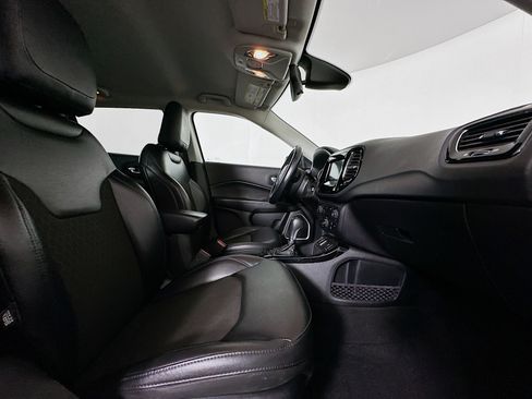 Used 2020 Jeep Compass Latitude FWD image 31