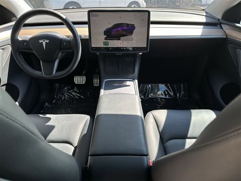 Used 2024 Tesla Model Y Performance image 15