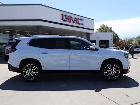 New 2026 GMC Acadia Denali Ultimate AWD/4WD image 7