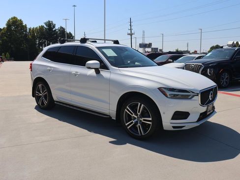 Used 2018 Volvo XC60 T6 Momentum w/ Convenience Package image 7