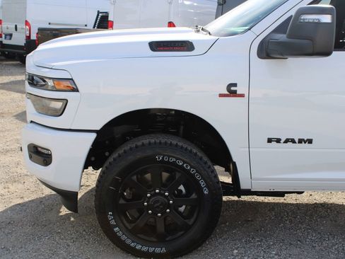 New 2026 RAM 3500 Big Horn AWD/4WD image 7