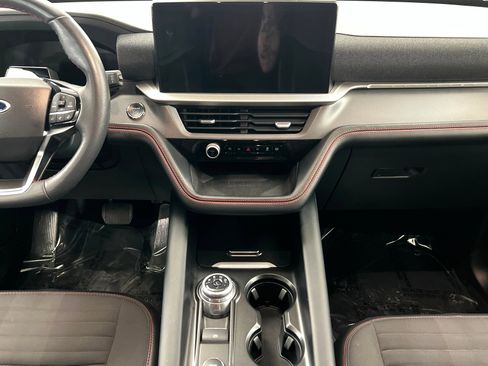 Used 2025 Ford Explorer ST-Line w/ ST-Line Street Pack image 14