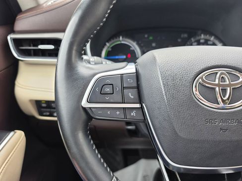 Used 2021 Toyota Highlander Limited AWD/4WD image 25