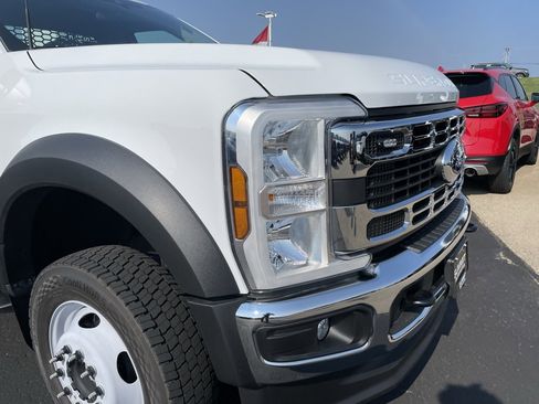 New 2025 Ford F550 4x4 Regular Cab Super Duty image 28