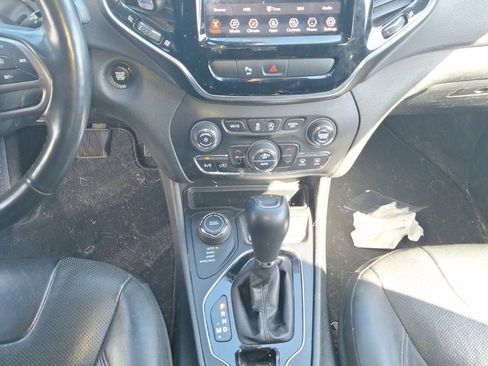 Used 2019 Jeep Cherokee Limited AWD/4WD image 12